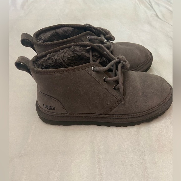 UGG Men's Neumel Suede Casual Boots gray - Picture 3 of 9